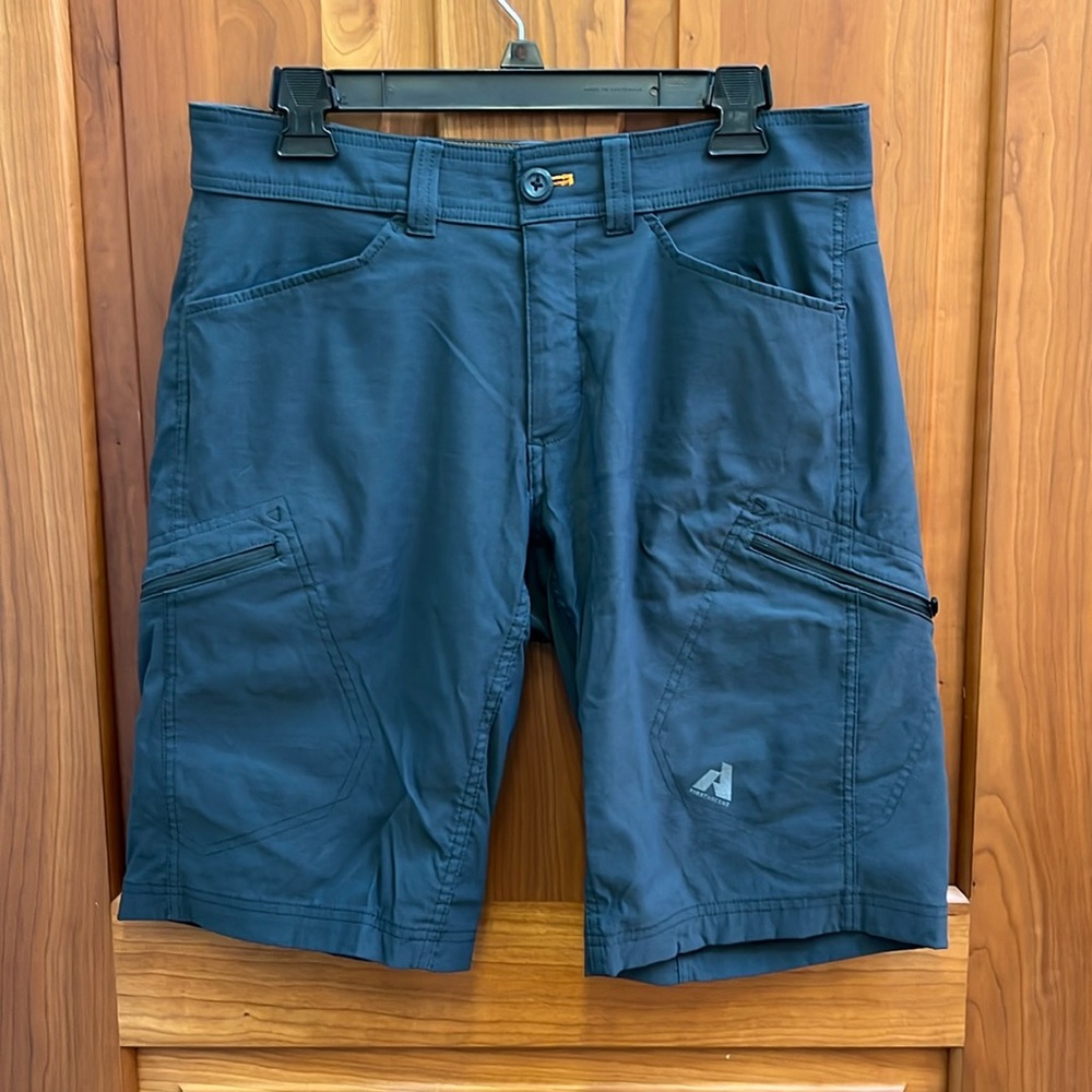 EDDIE BAUER GUIDE PRO SHORTS DARK BLUE WITH ORANGE STITCHING 32 WAIST